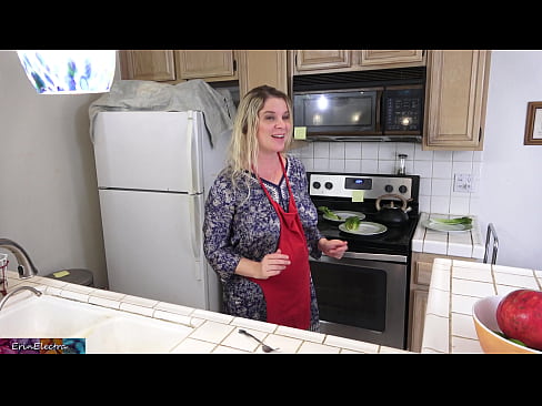 ❤️ A madrasta o ordenha na cozinha antes de sua data ☑ Porno vídeo em pt-br.tubsexercom.ru